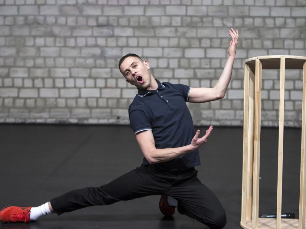 adam_linder1_c_thies_raetzke_hp