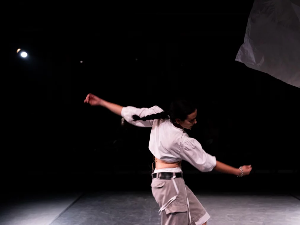 PooyeshFrozandeh%22SavingFlowers%22©MayraWallraff-27