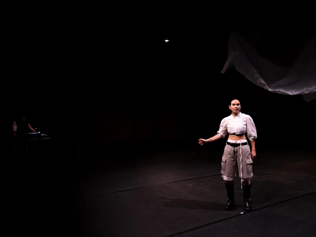 PooyeshFrozandeh%22SavingFlowers%22©MayraWallraff-6