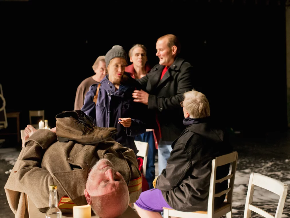 karamasow16_ensemble_foto_arwed-messmerhp