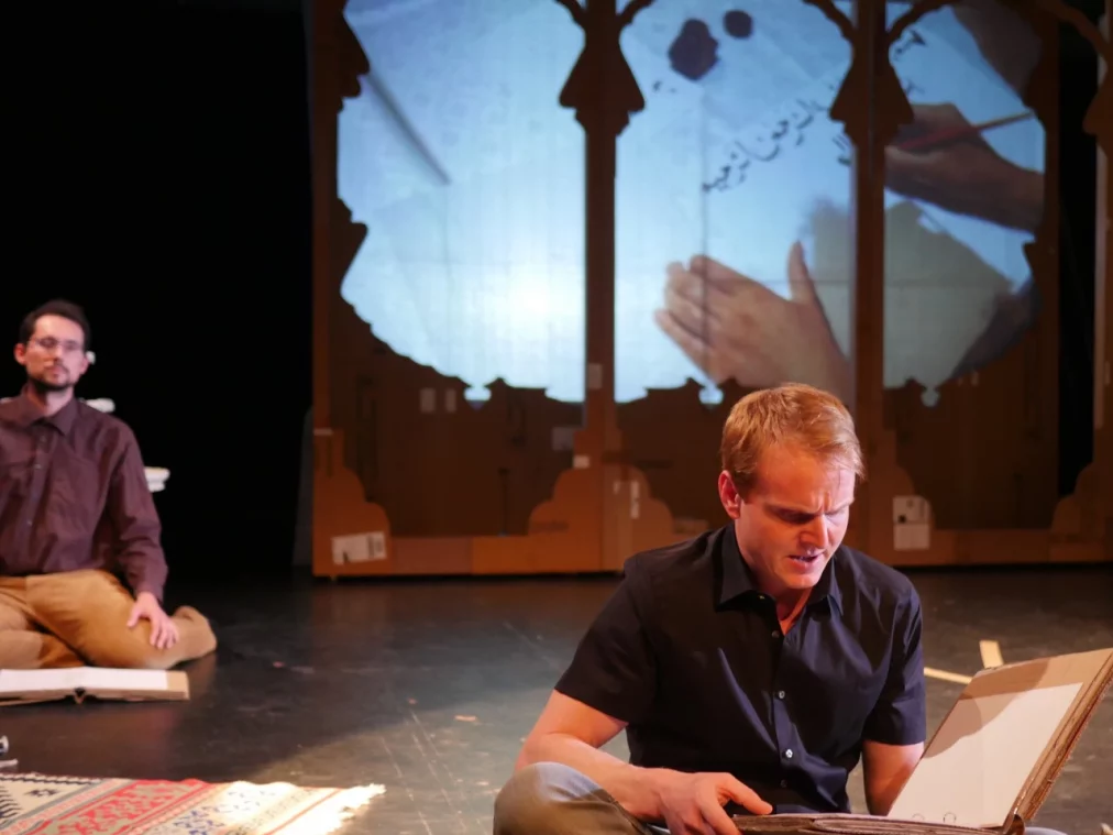 zwischen_den_saeulen_c_maike_storf_hp