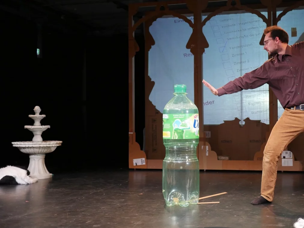 zwischen_den_saeulen_c_maike_storf_hp2