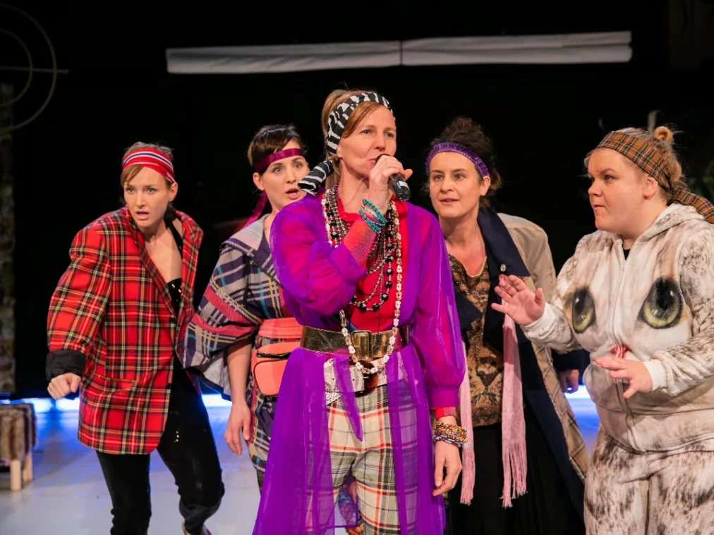 Tatortkommissarinnen_Gudrun-Maier_Ensemble_026_c_Stella_HP