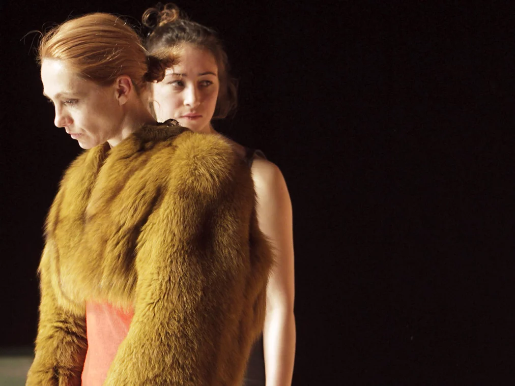 der-kirschgarten_copyright_david_baltzer_bildbuehne.de_hp