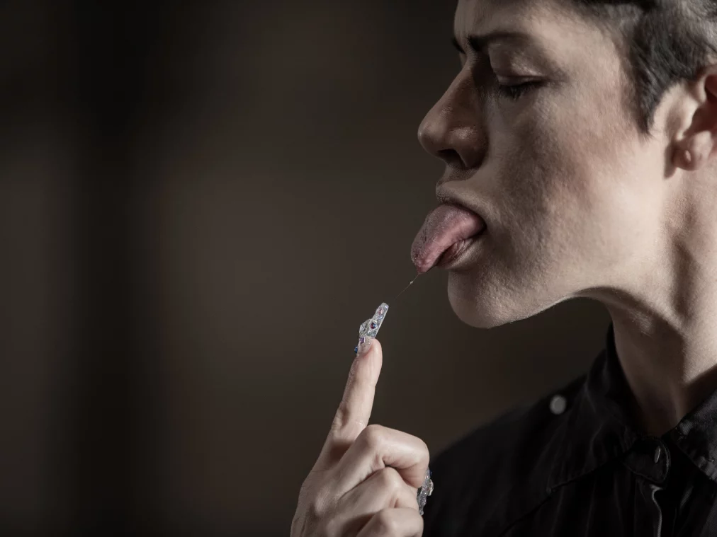 01 OVERTONGUE ┬® Sebastian Runge